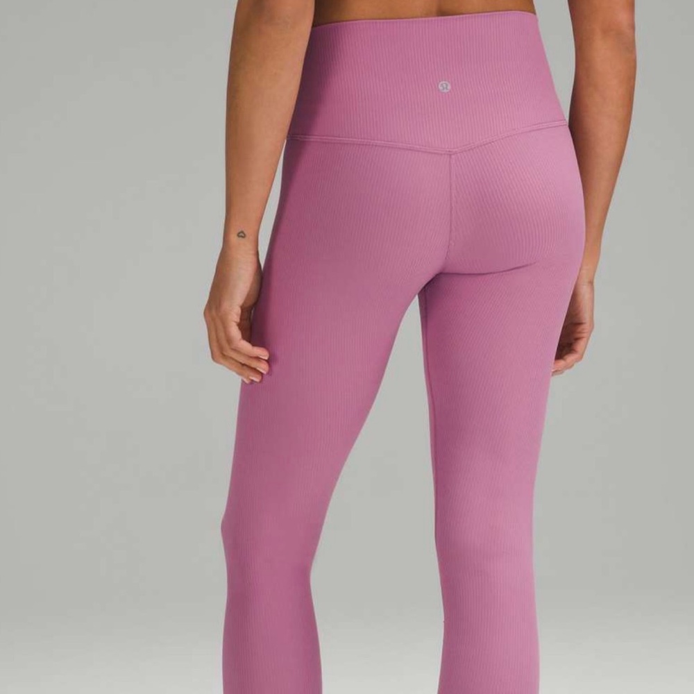LIKE NEW ❇️Women's dusty pink lululemon ribbed leggings